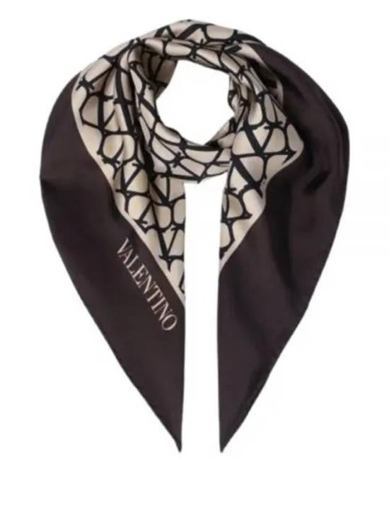Valentino Garavani Geometric Pattern Silk Scarf With Solid Border
