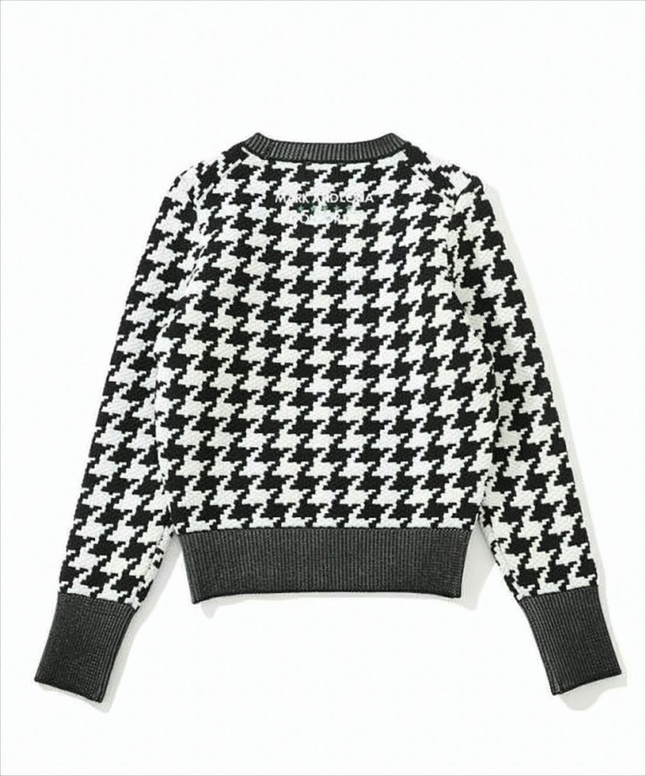 Mark&Lona Fitted Long-Sleeve Top With Bold Houndstooth Pattern