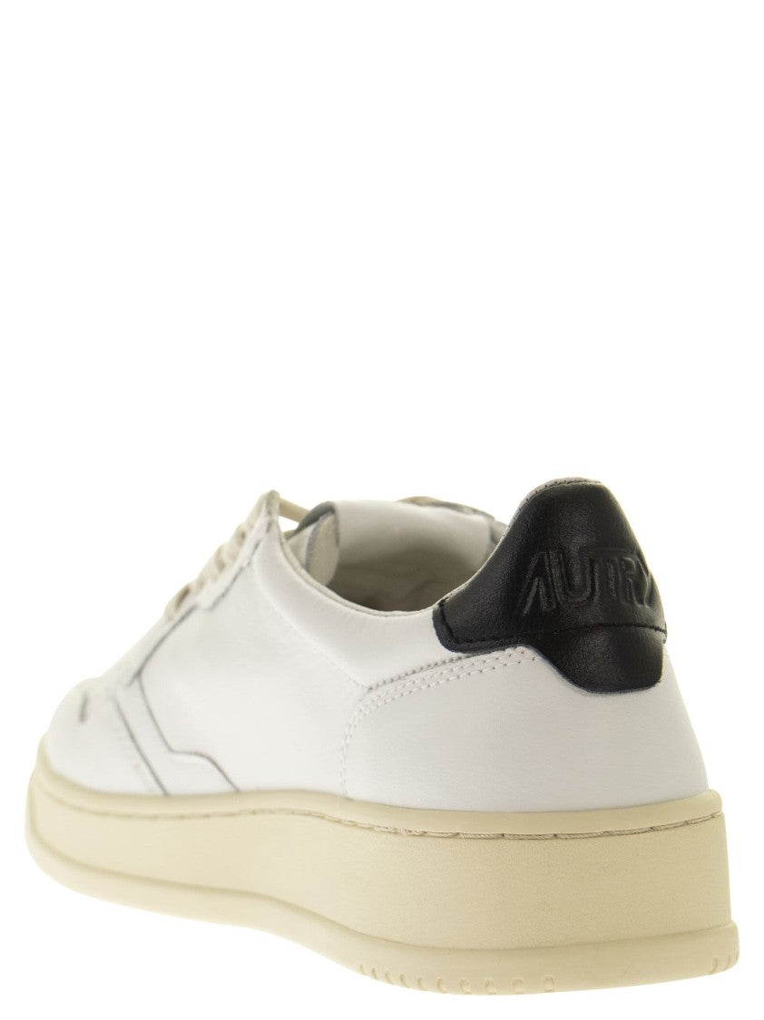 Autry Medalist Low - Leather Sneakers