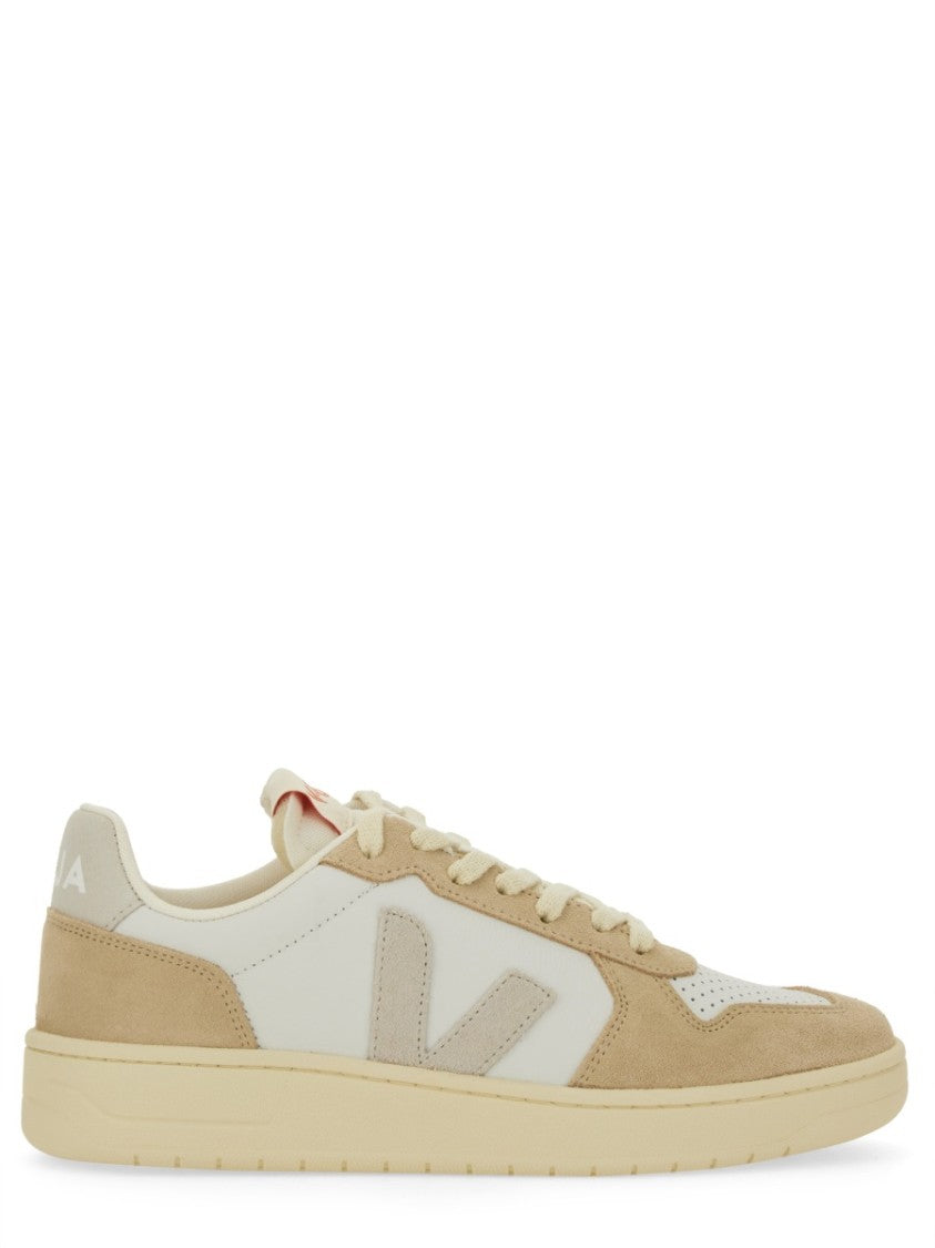 Veja "V-82" Sneaker