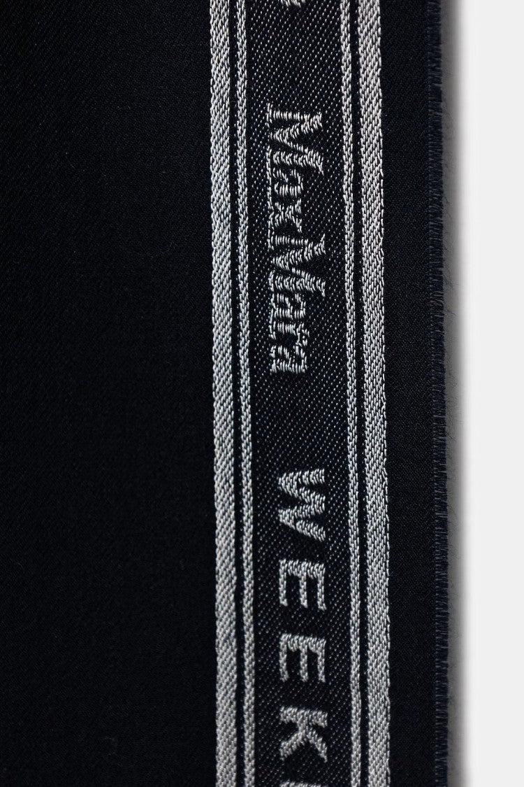 Max Mara Rectangular Black Scarf With Woven Branded Detail