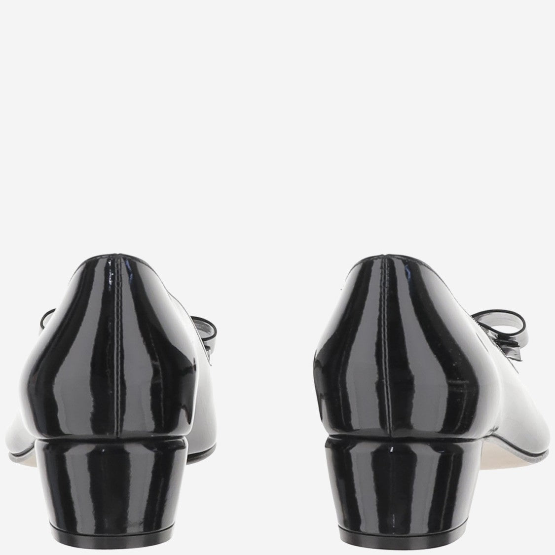 Salvatore Ferragamo Glossy Leather Vara Décolleté