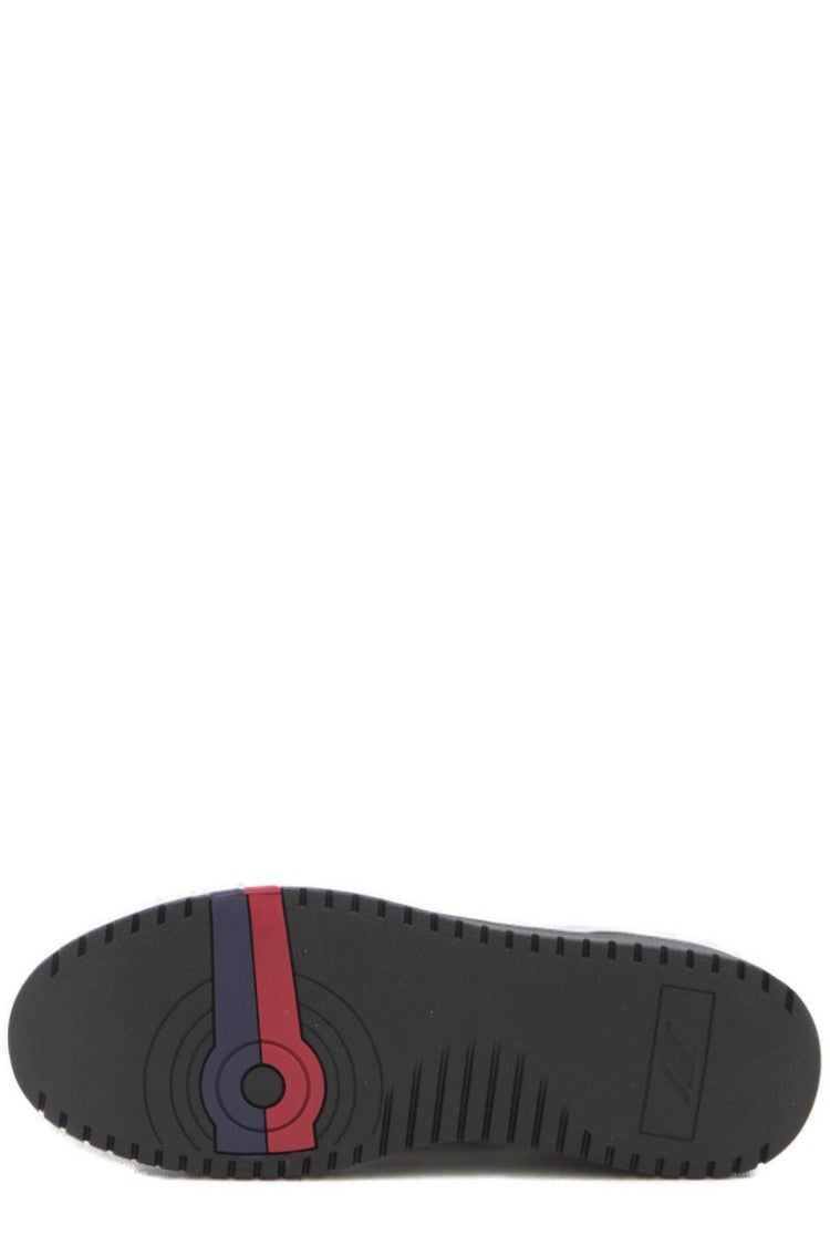 Pro Classic White Sneakers With Minimalist Design