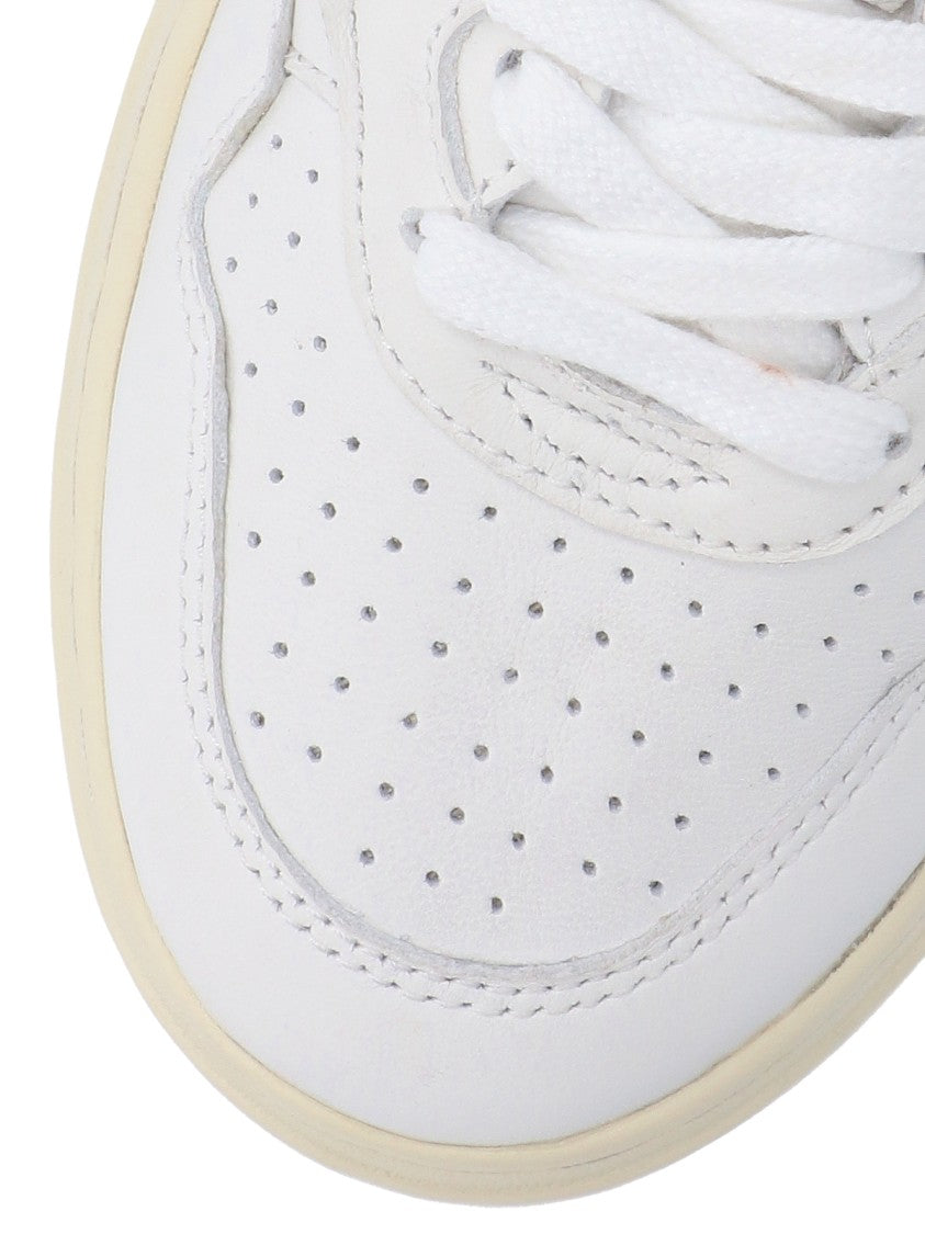 Autry "Medalist" Low-Top Sneakers In White Nappa Leather