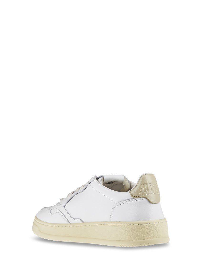 Autry Low-Top Smooth Leather Sneakers With Contrasting Heel Tab