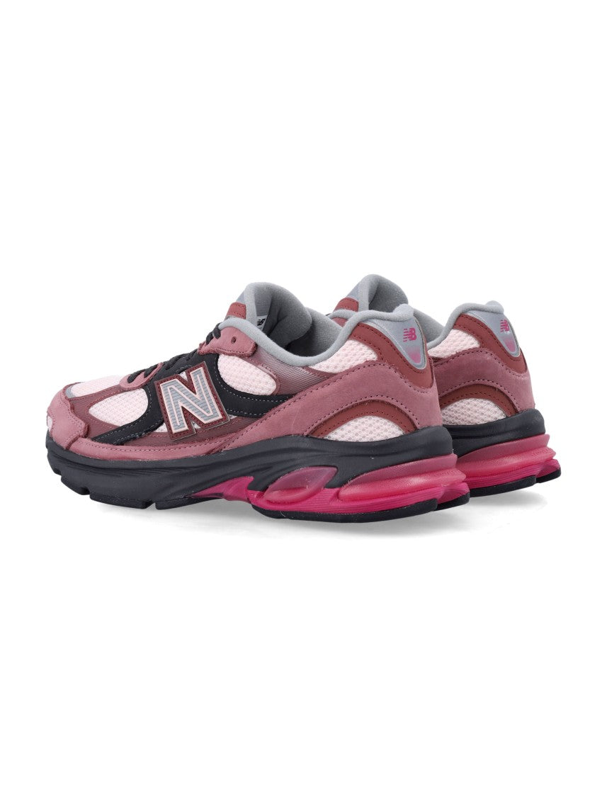 New Balance Diamond Pattern Mesh Suede Sneakers