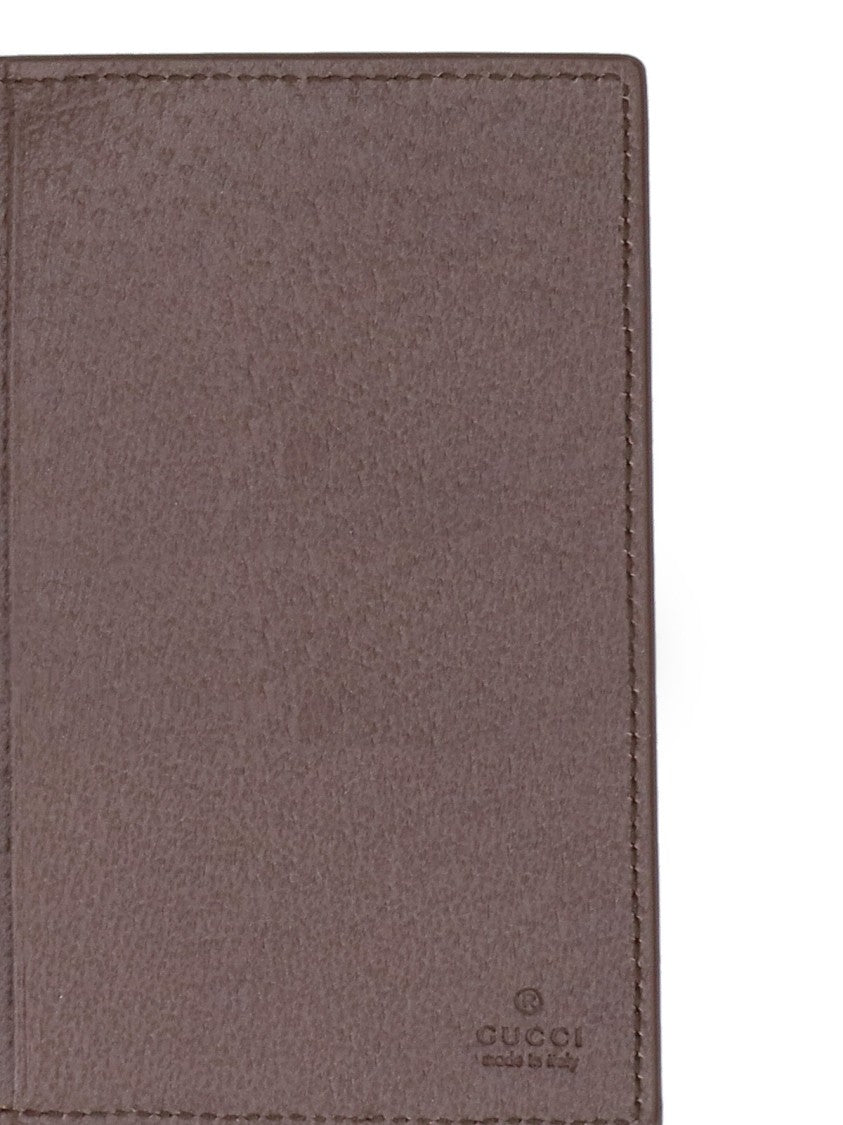 Gucci "Gg" Bi-Fold Passport Holder – Beige