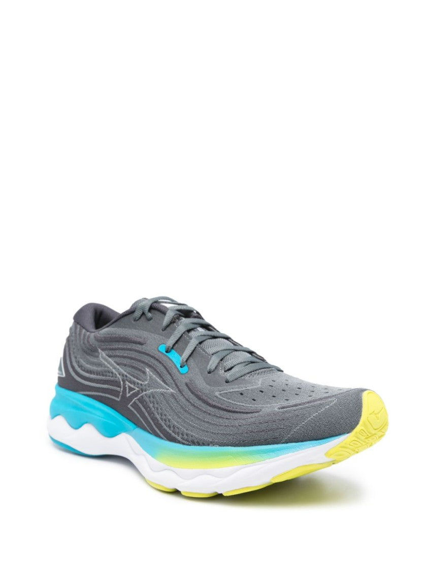 Mizuno Textured Upper Sneakers With Vibrant Accent Sole