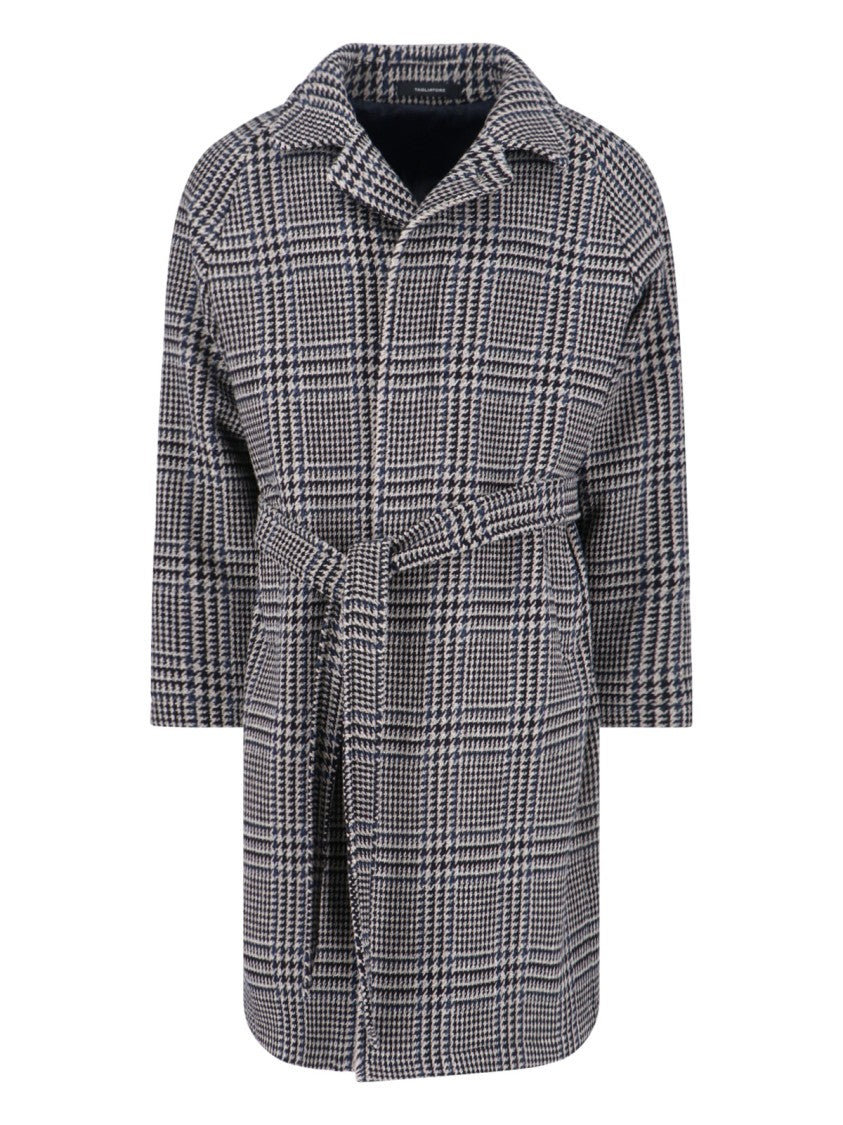 Tagliatore Classic Houndstooth Pattern Jacket With Structured Collar And Matching Belt