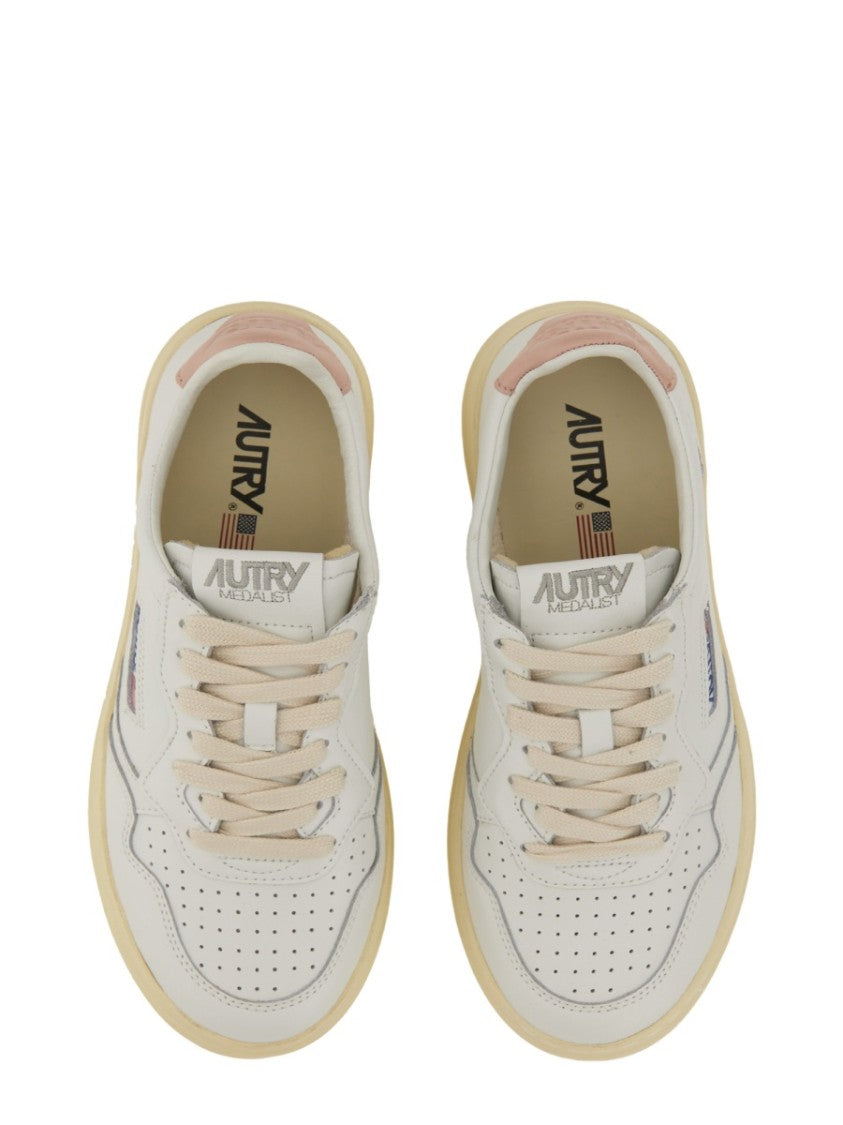 Autry Medalist Low Minimalist Leather Sneakers