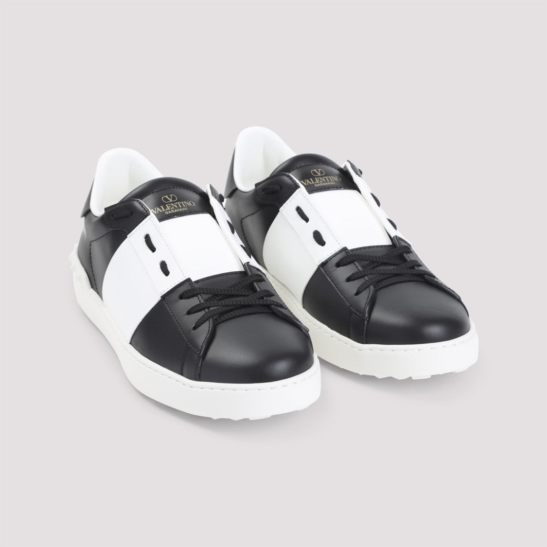 Valentino Garavani Low-Top Calf Leather Sneakers With Contrasting Design