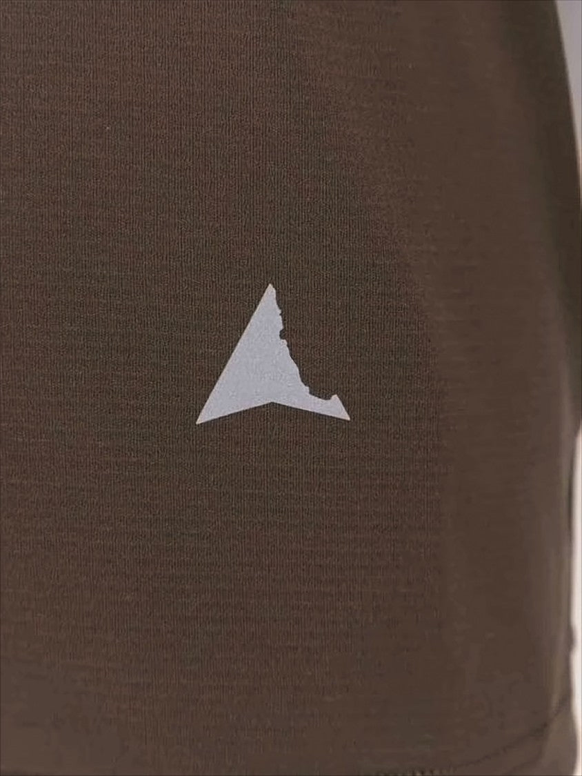 Roa Minimalist Brown Long-Sleeve Training Shirt With Reflective Detail