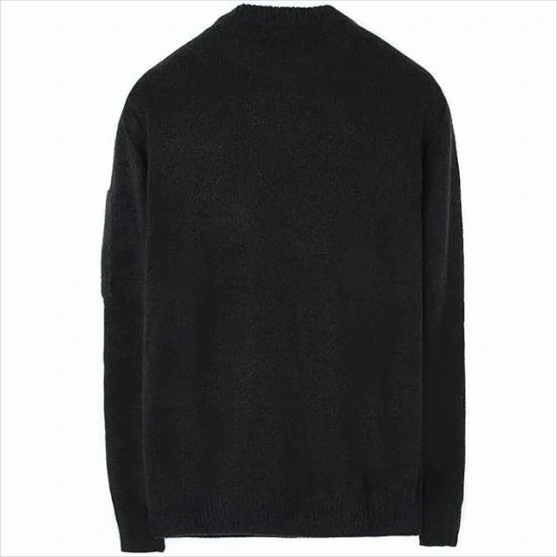 C.P. Company Classic Crew Neck Sweater With Textured Knit And Subtle Patch Detail