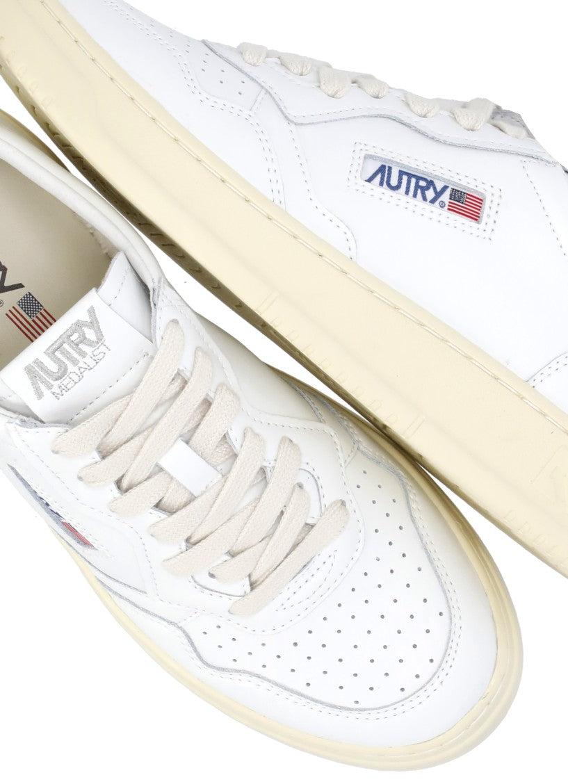 Autry Medalist Low Sneakers