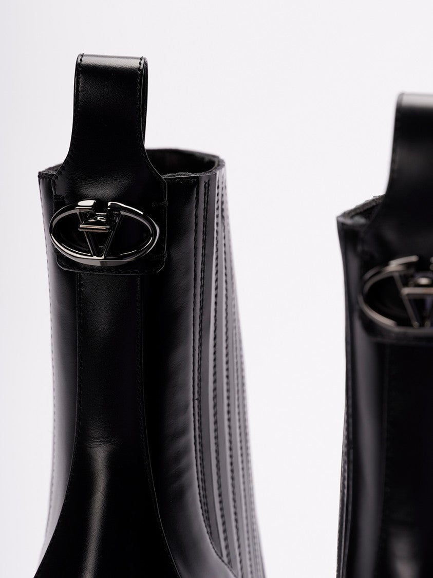 Valentino Garavani `Vlogo Lockette` Boots