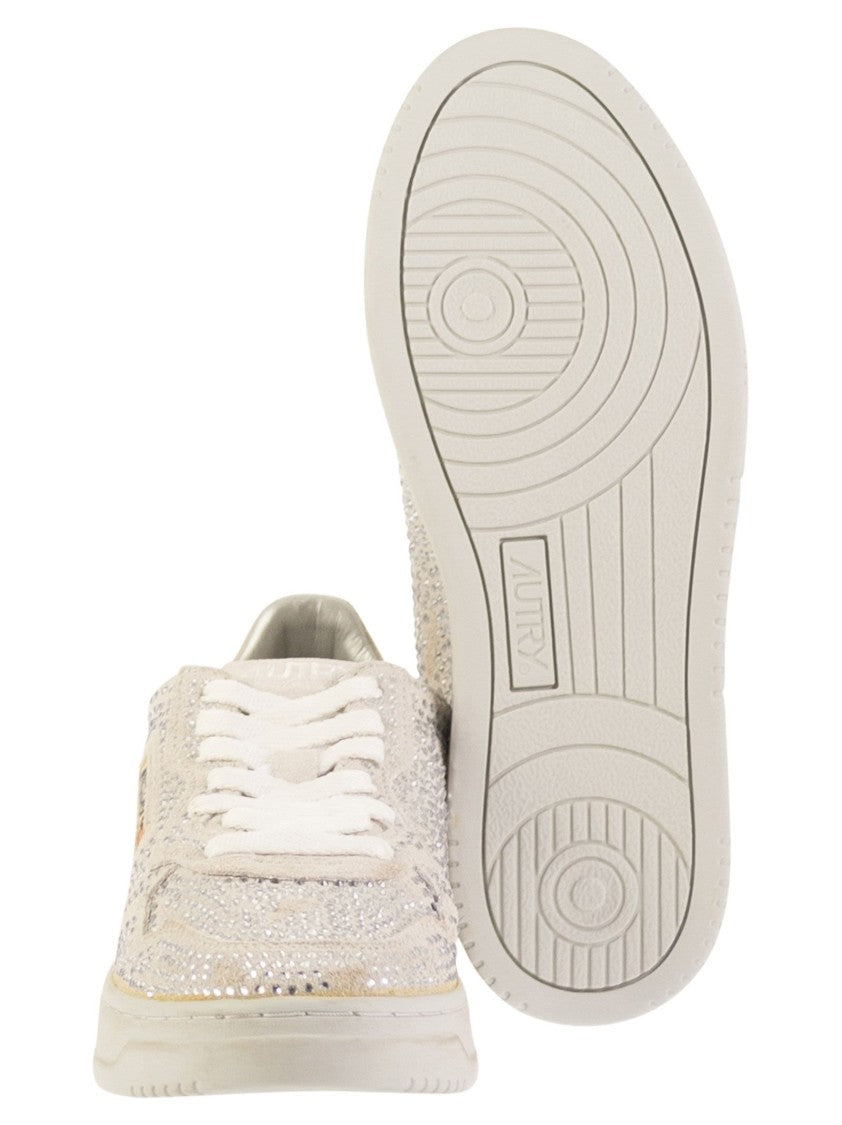 Autry Medalist Low - Suede Trainers With Rhinestones