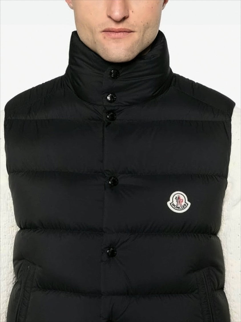 Moncler Black Sleeveless Puffer Vest With Horizontal Quilted Padding