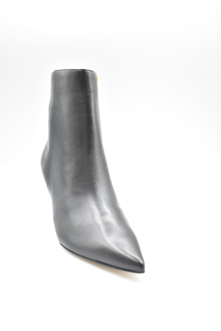 Guess Pointed Toe Ankle Boots With Heel And Zip Closure