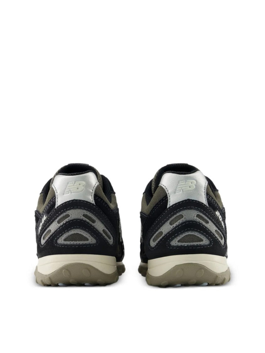 New Balance 204L Black Magnet Sneakers