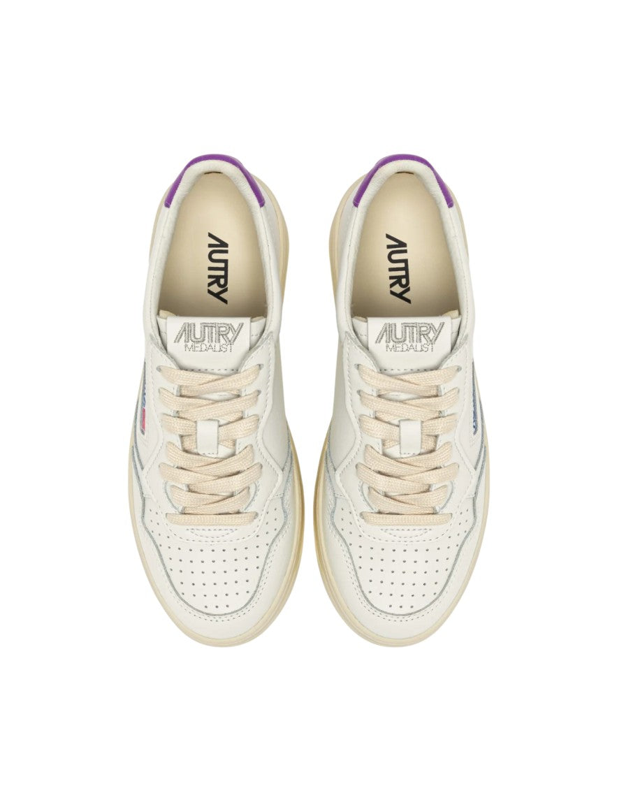 Autry Medalist Low Women’S White/Dewberry Sneakers