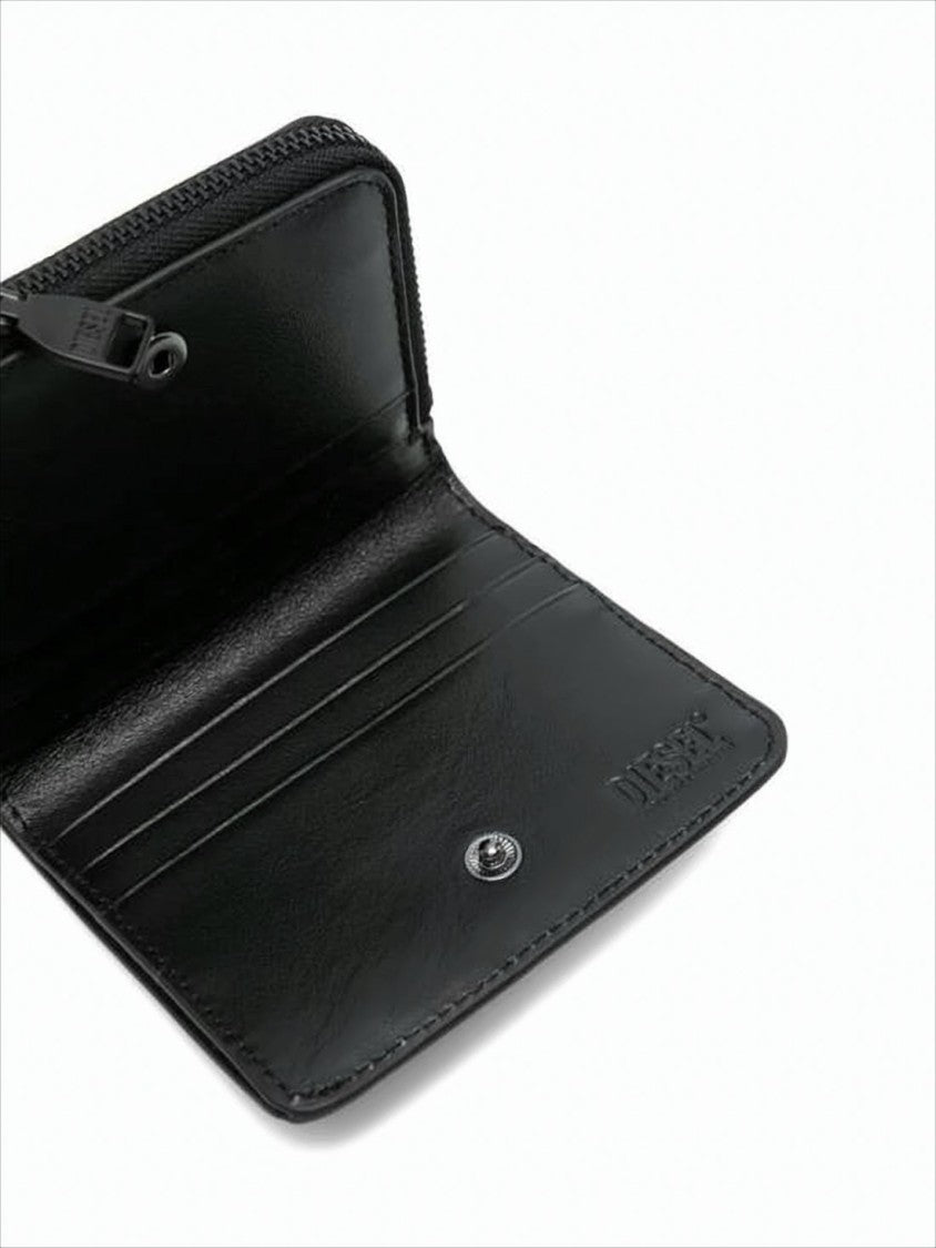 Diesel Compact Black Calfskin Wallet With Zip-Around Closure