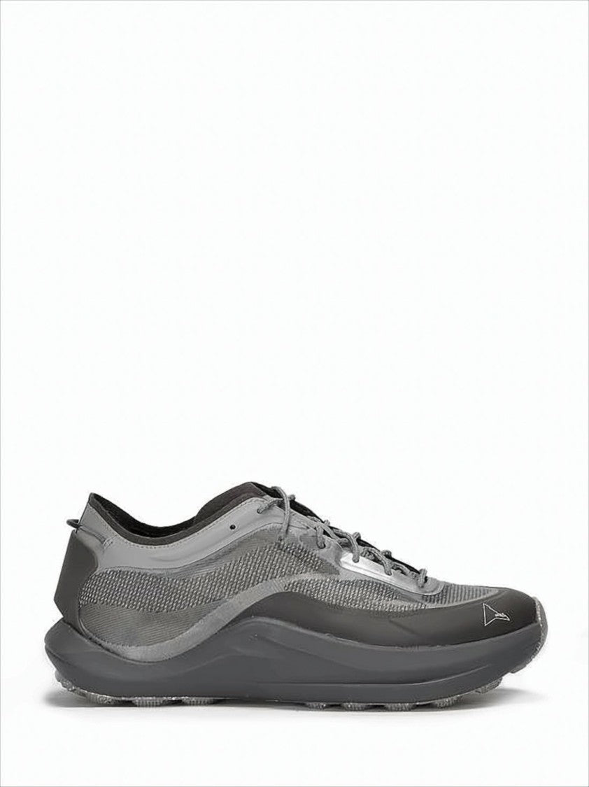 Roa Streamlined Grey Sneakers With Cushioned Sole