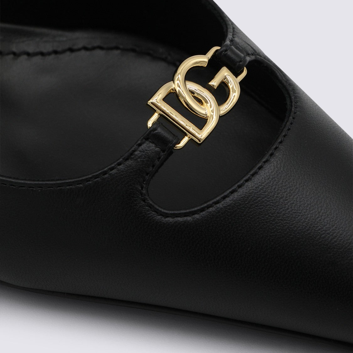 Dolce & Gabbana Pointed Toe Slingback Heels
