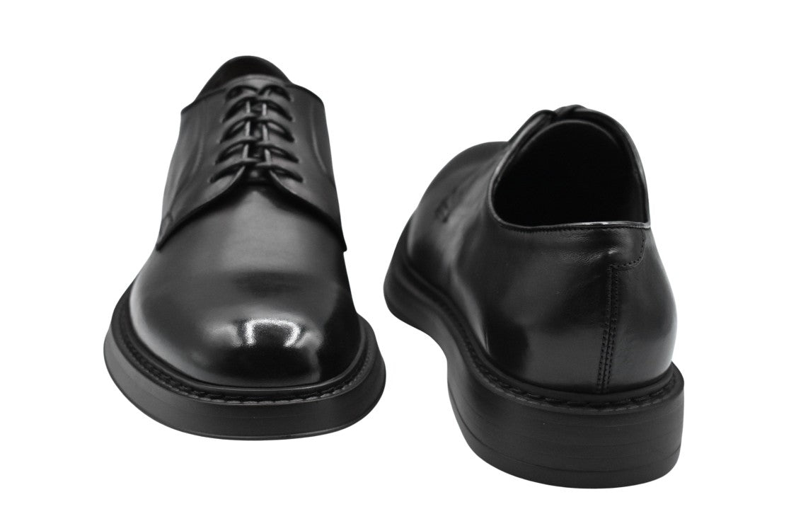 Doucal's Low-Top Lace-Up Shoes With Polished Leather Finish