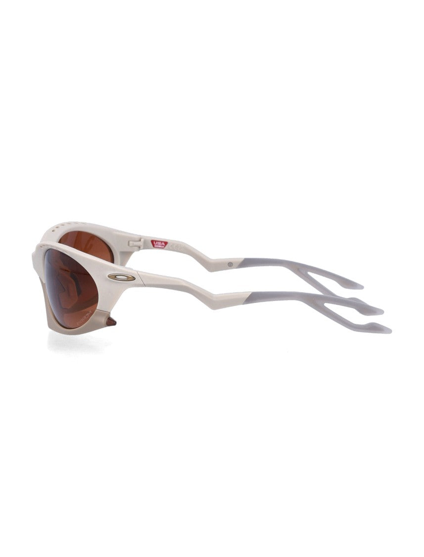 Oakley Plantaris .Odern Cat-Eye Sunglasses