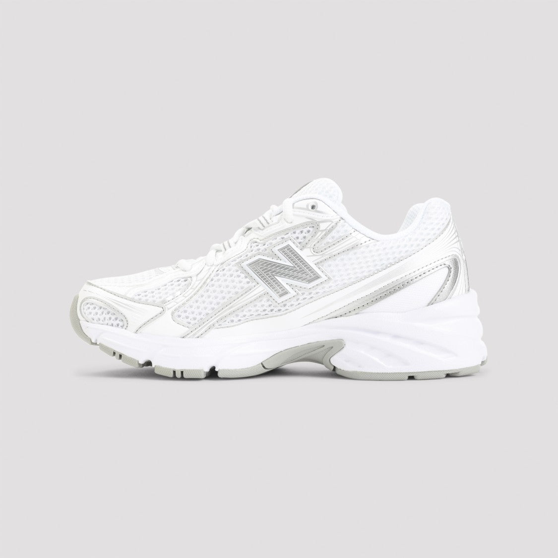 New Balance Streamlined White Sneakers With Breathable Mesh Upper