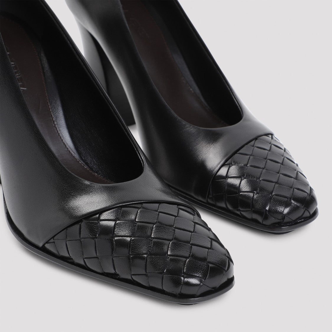 Bottega Veneta Black Nappa Calf Leather Pump
