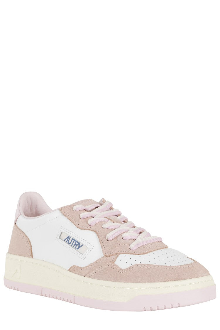 Autry Powder Pink Medalist Low Side-Logo Leather Sneakers