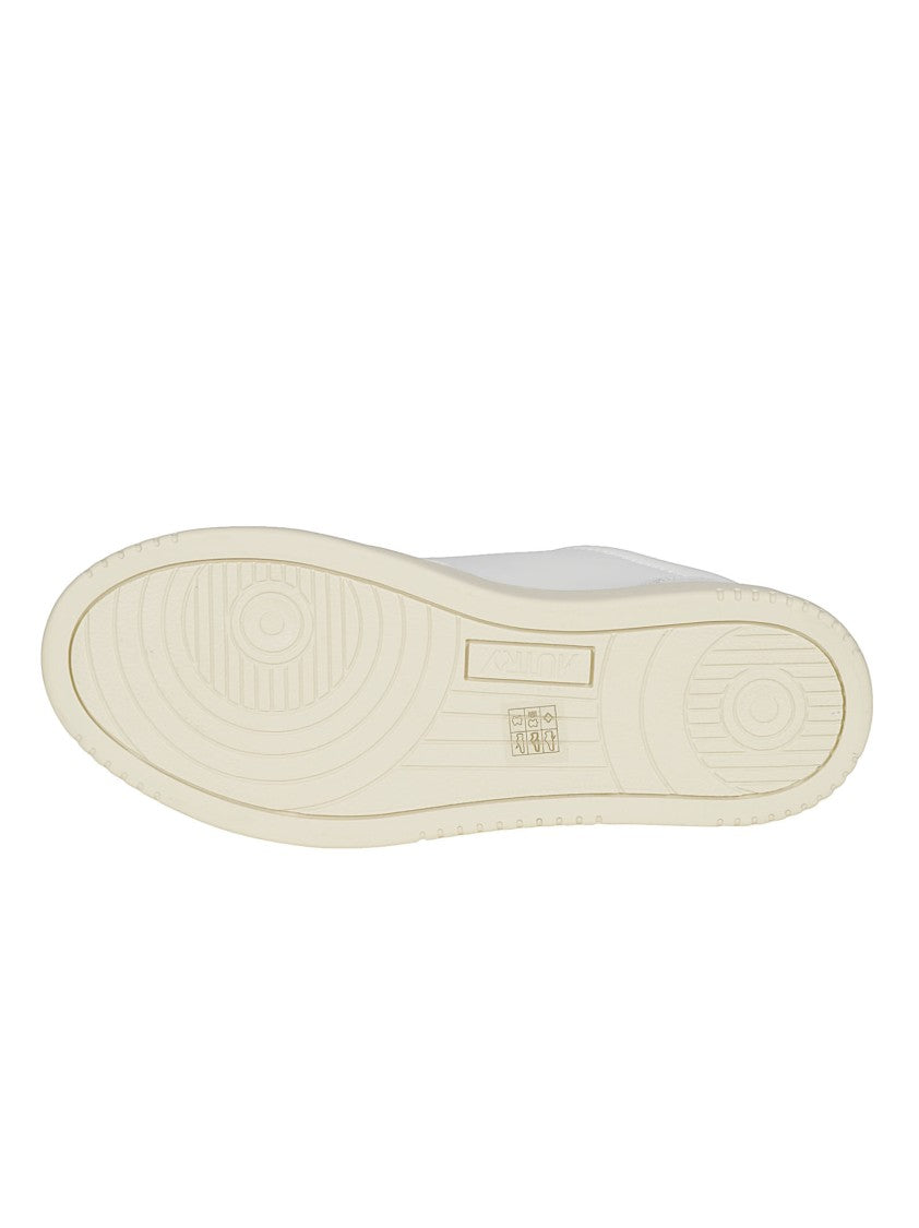 Autry Medalist Low Perforated Cow Leather Sneakers