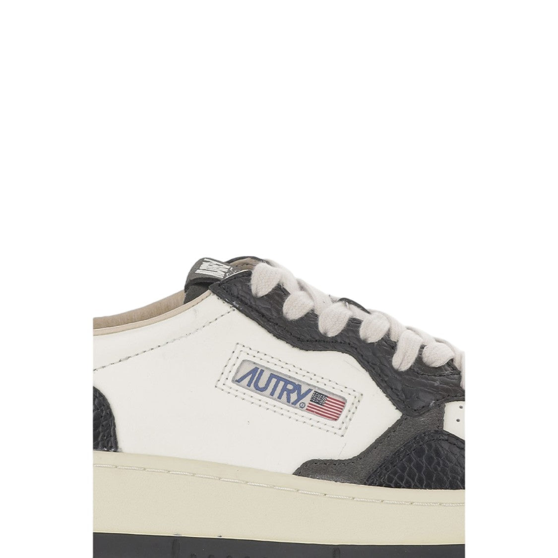 Autry Medalist Low Leather Sneakers With Contrasting Panels