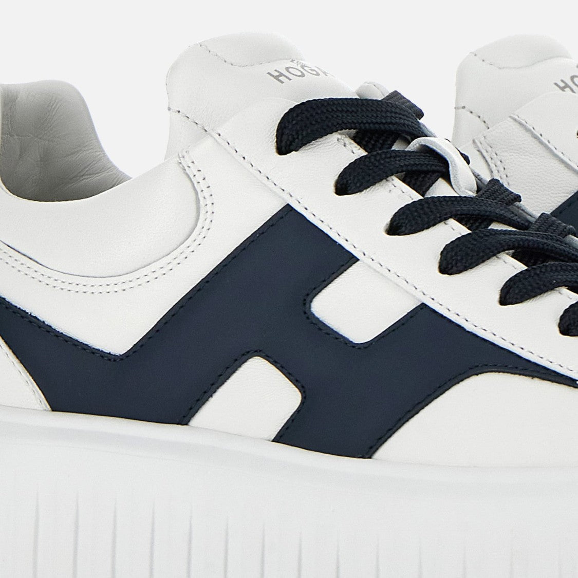 Hogan H-Stripes Allacciato H Spezzata Sneakers In White