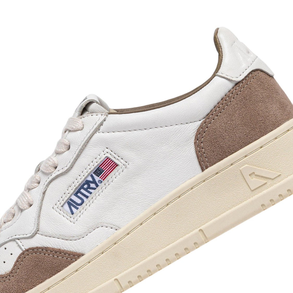 Autry Medalist Low Leather Sneakers