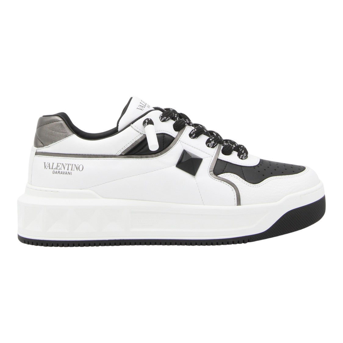 Valentino Garavani Low-Top Sneakers And Textured Sole