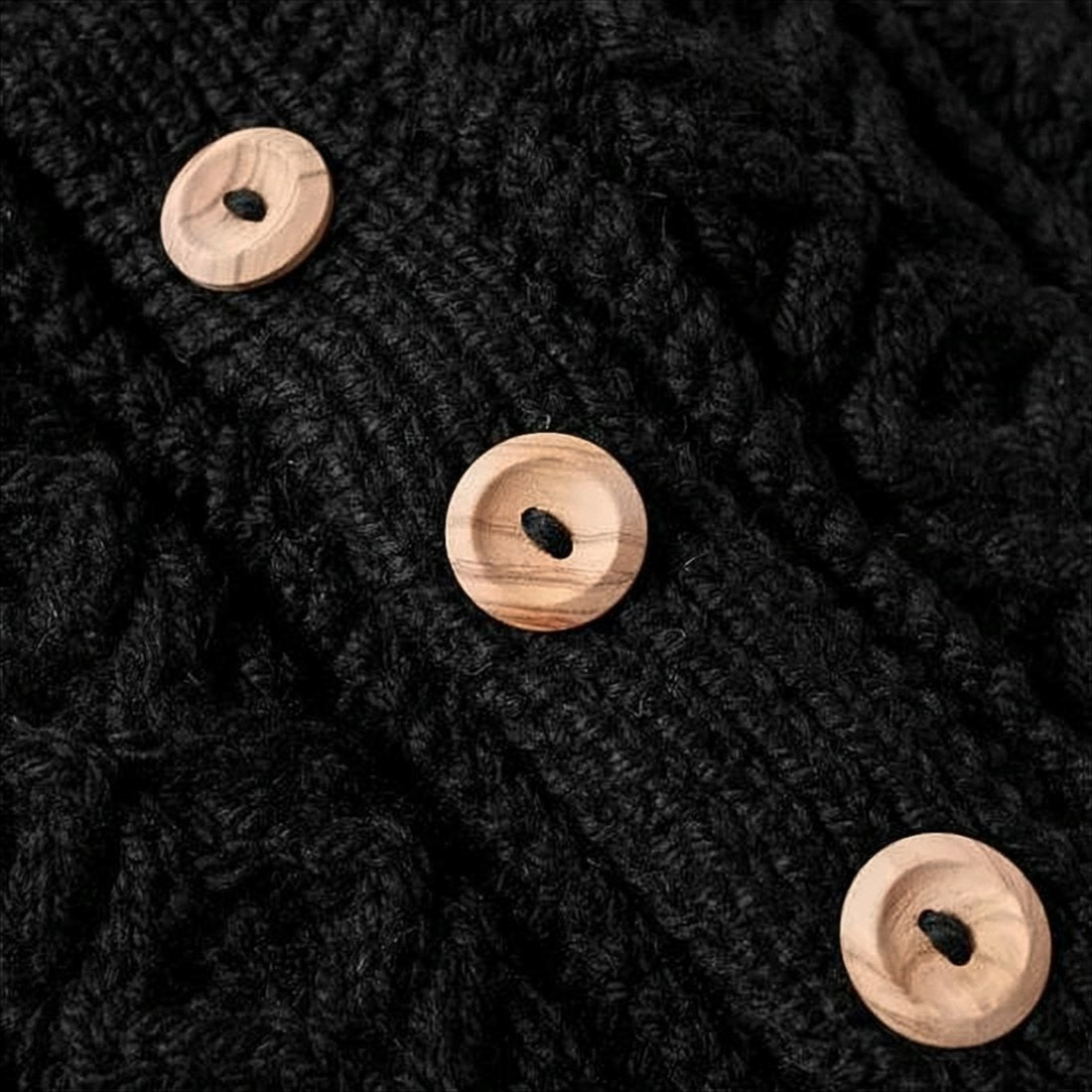 Inverallan Textured Knit Cardigan With Cable Patterns And Classic Collar