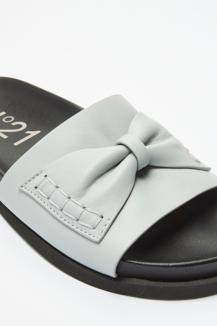 N°21 Leather Fussbett