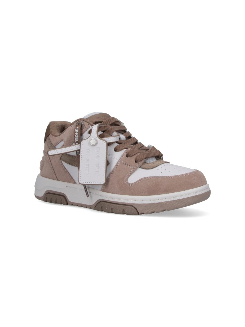 Off-White Rounded Toe Low-Top Sneakers With Iconic Arrow Logo