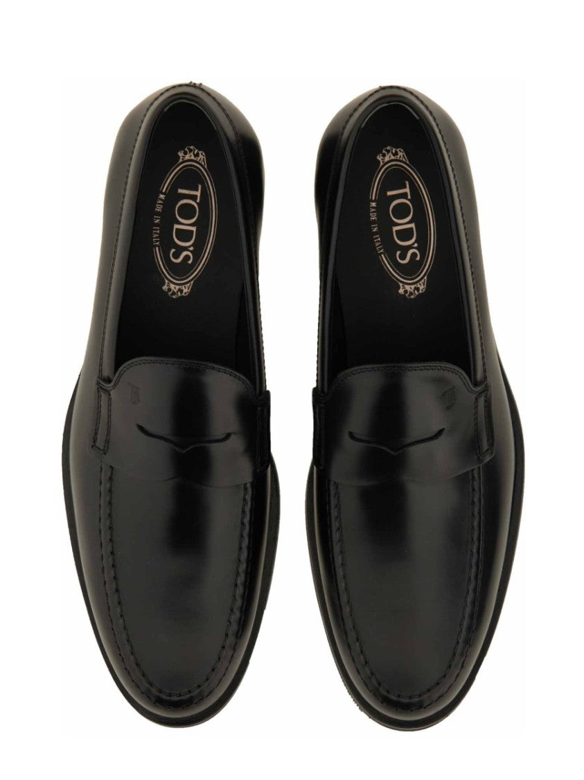 Tod's Smooth Leather Moccasin Loafers With Subtle Stitching