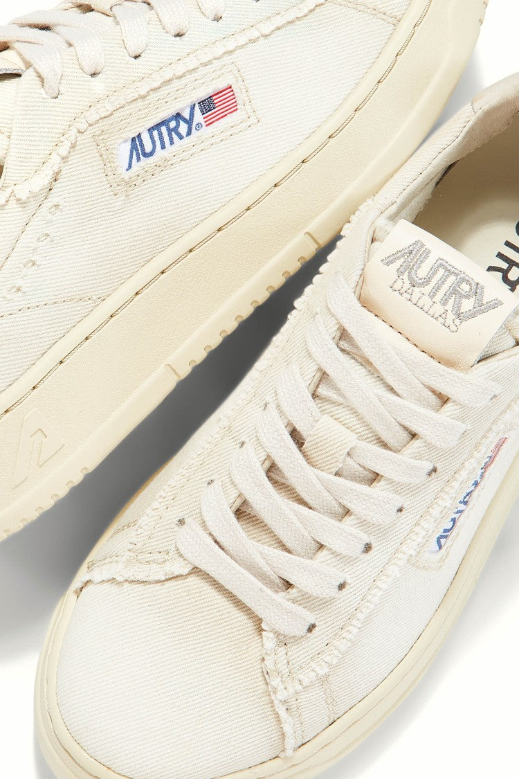 Autry Women’S Dallas Canvas Sneakers