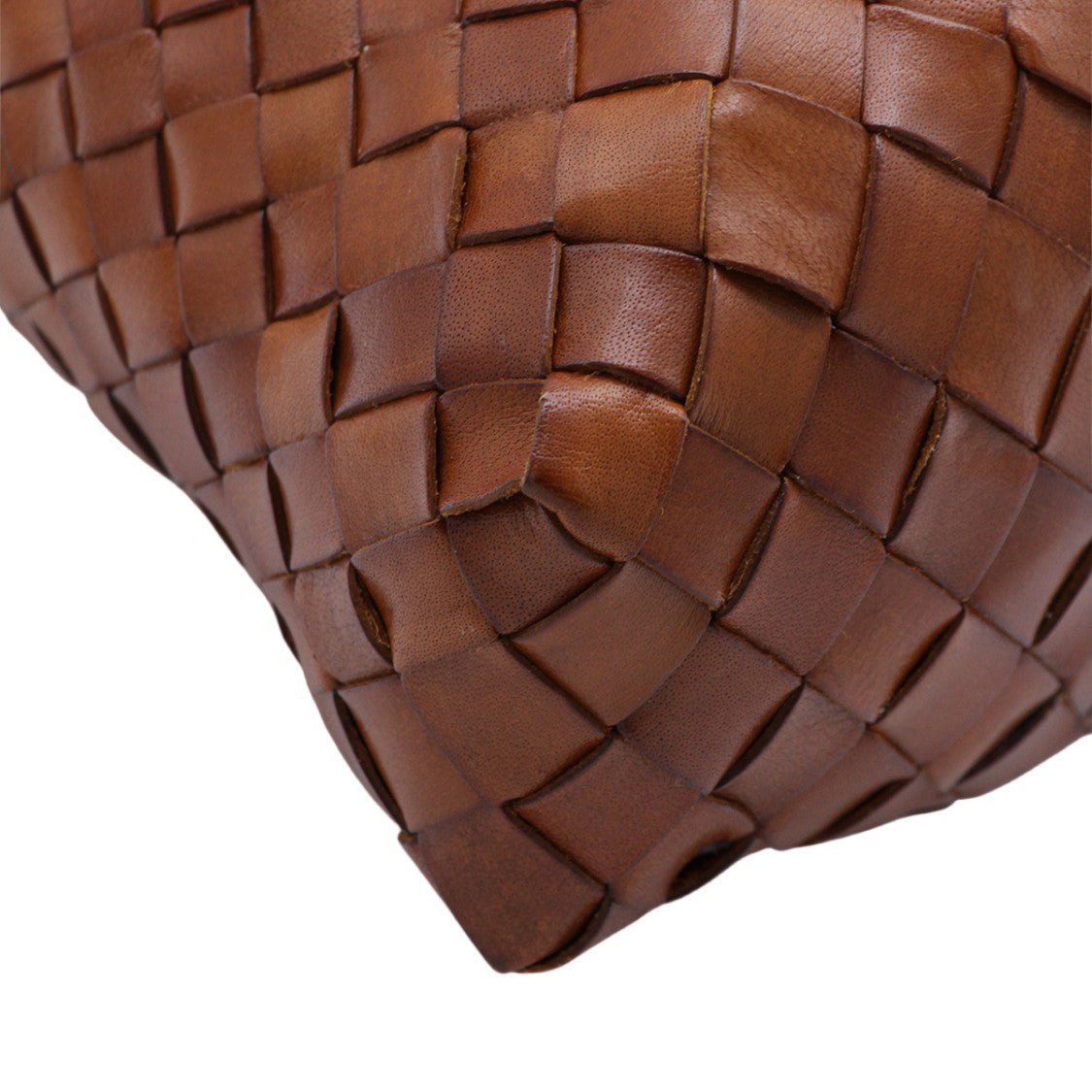 Dragon Diffusion Medium Woven Braided Handle Handbag