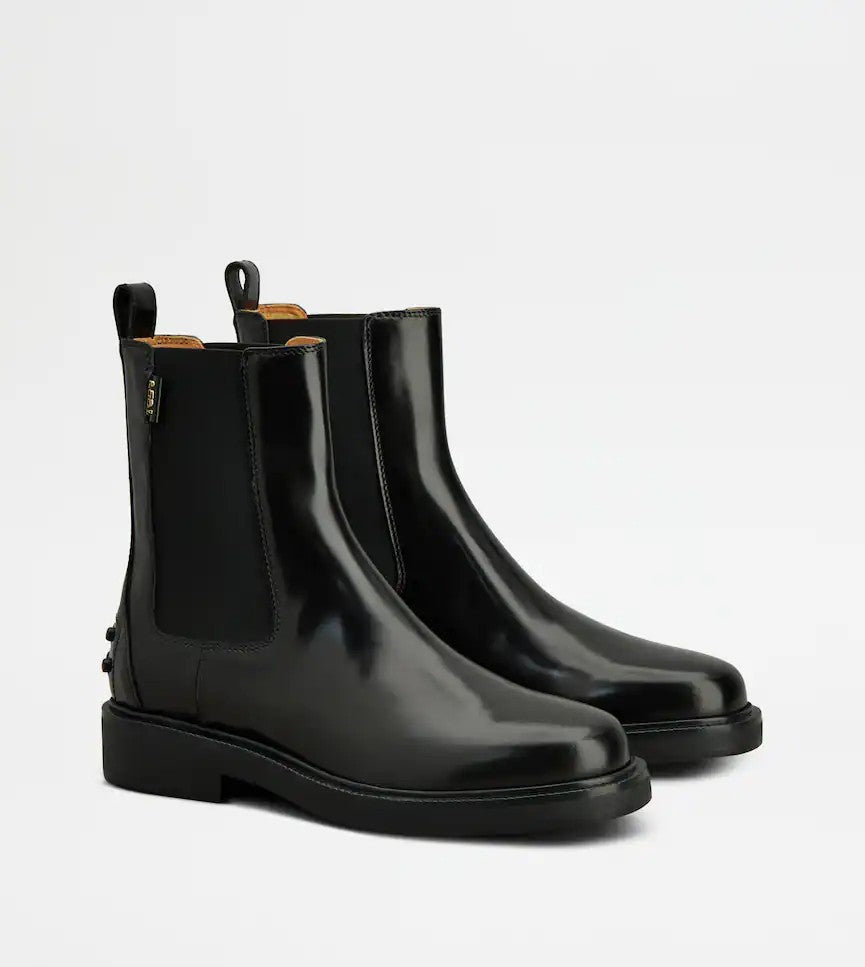Tod's Refined Black Calfskin Ankle Boots