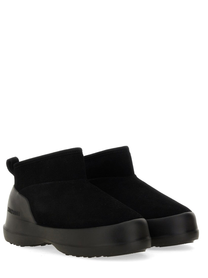 Moon Boot Low Ankle Black Boot With Streamlined Silhouette
