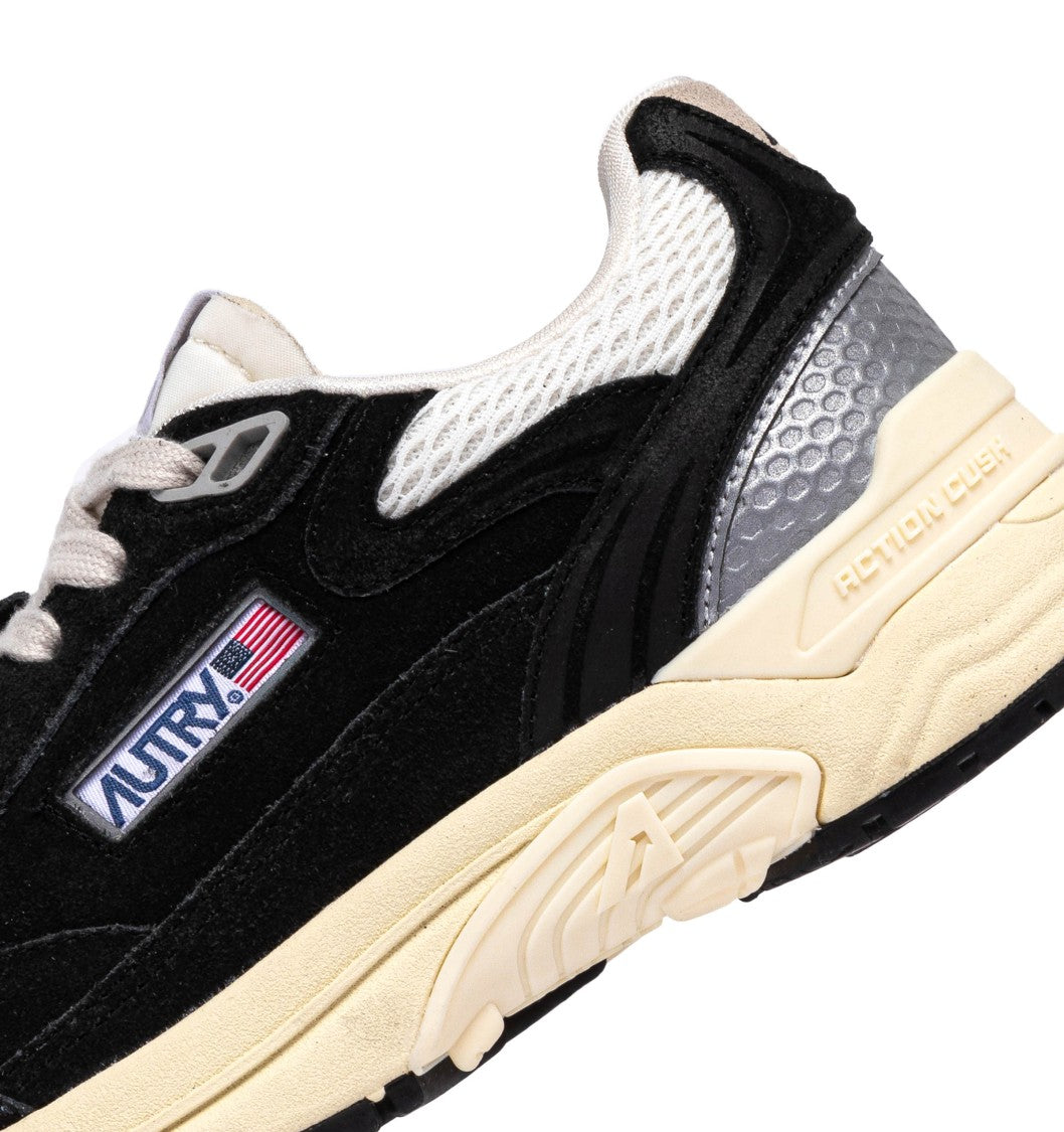 Autry Women’S Hyperway Suede Running Shoes