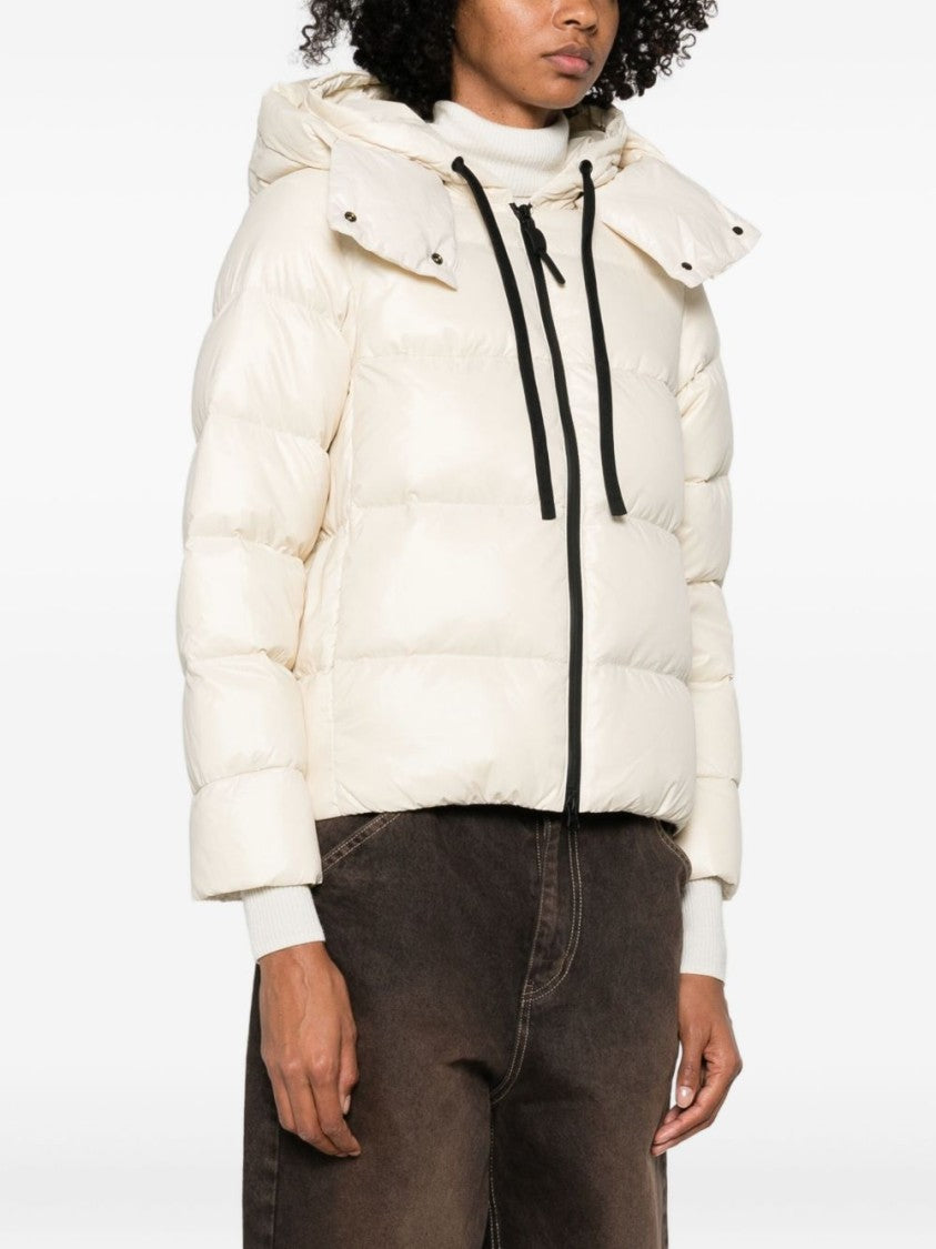 Peuterey Tailored White Coat With Minimalist Design