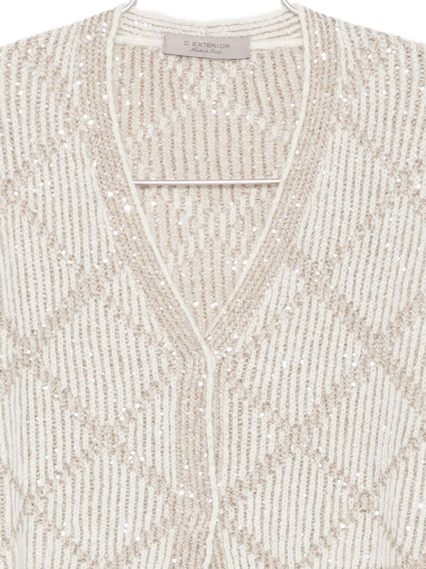 D. Exterior Classic Knit Sweater With Relaxed Fit And Round Neckline