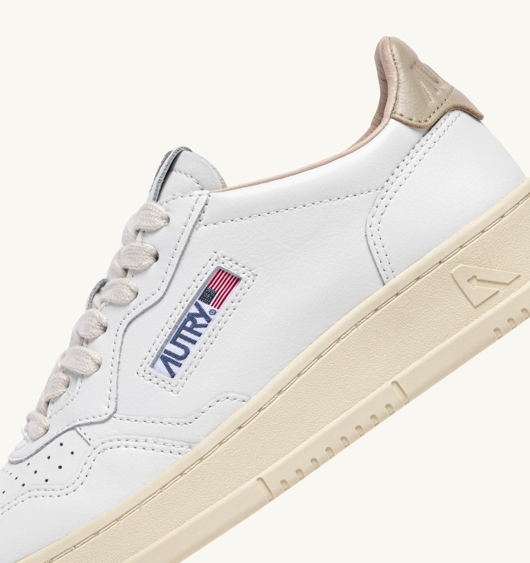 Autry Medalist Low Leat Leat Wht Tidfoam Sneakers