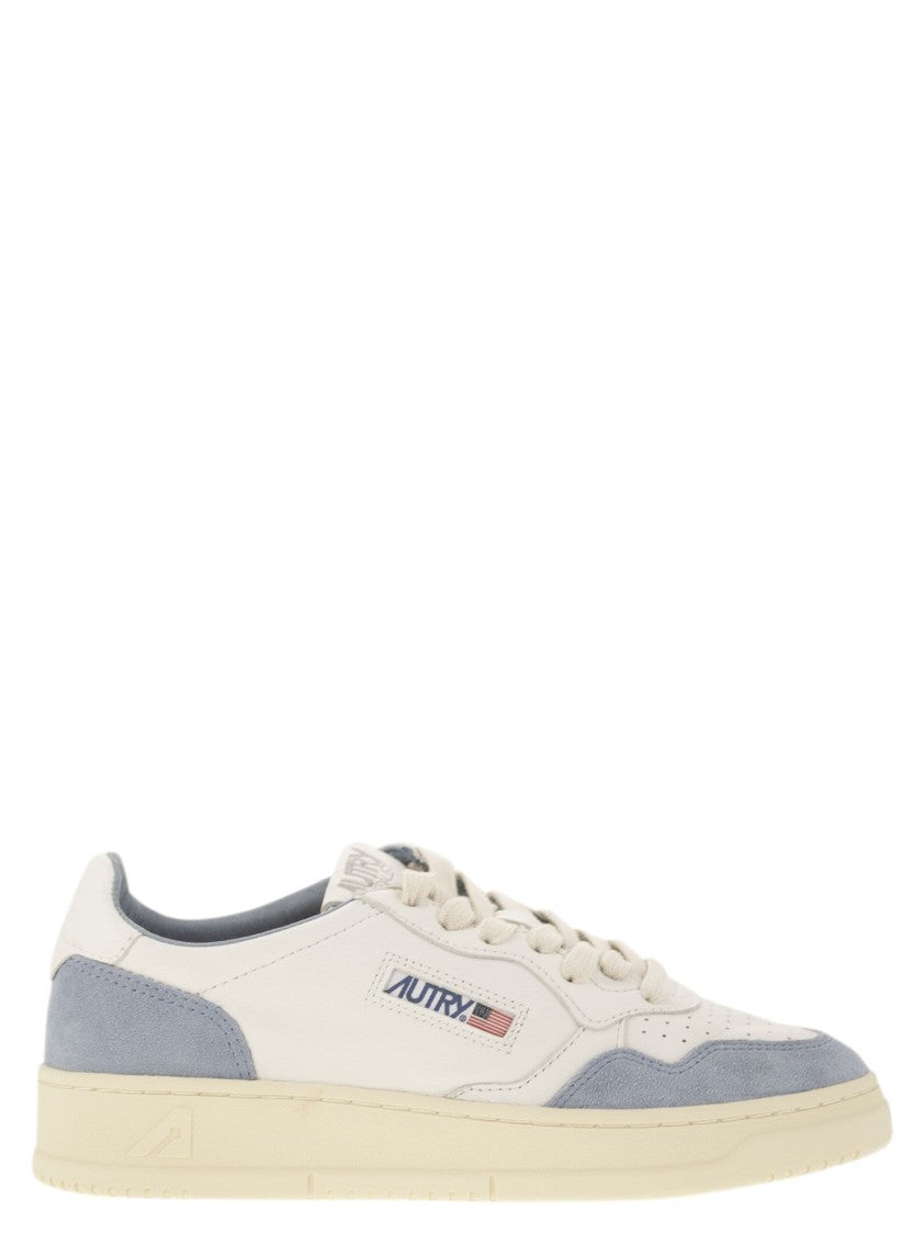 Autry Medalist Low - White Leather And Suede Sneakers In Powder